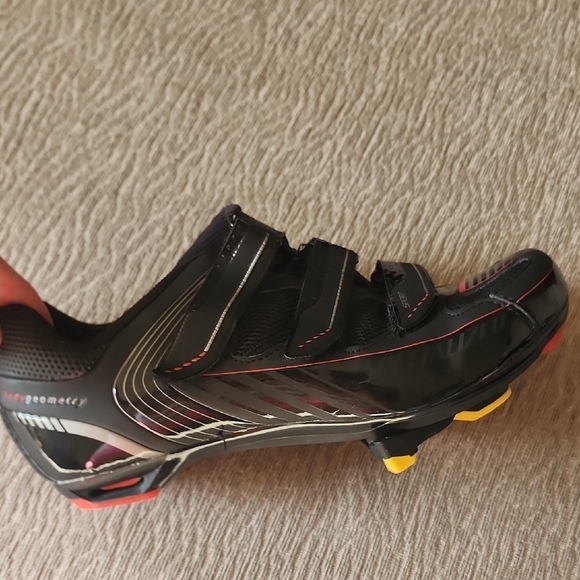 Specialized Black and Red Cycling Shoes - Picture 5 of 11